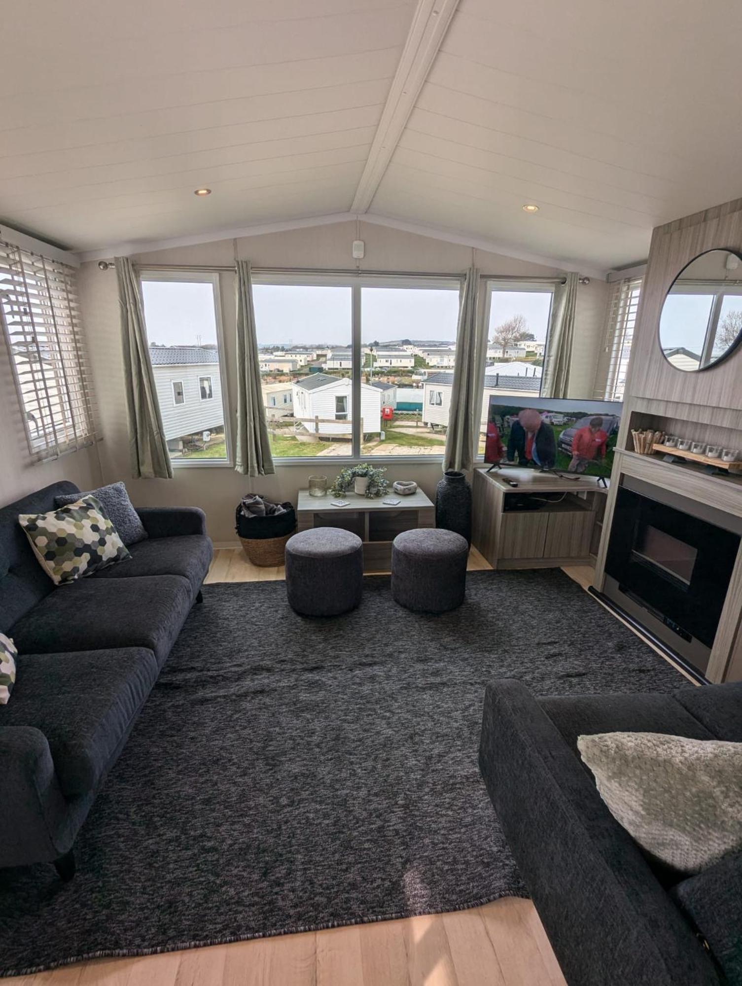 Beautifully Presented Dog Friendly Caravan On Very Popular Littlesea Holiday Haven Park Weymouth Wyke Regis Exterior foto